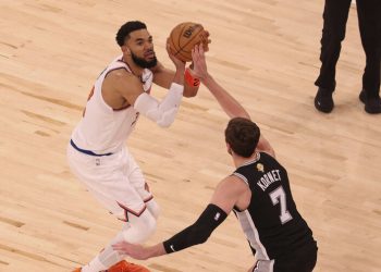 Karl-Anthony Towns admite errores de los Knicks tras derrota en el tercer juego de las Finales
