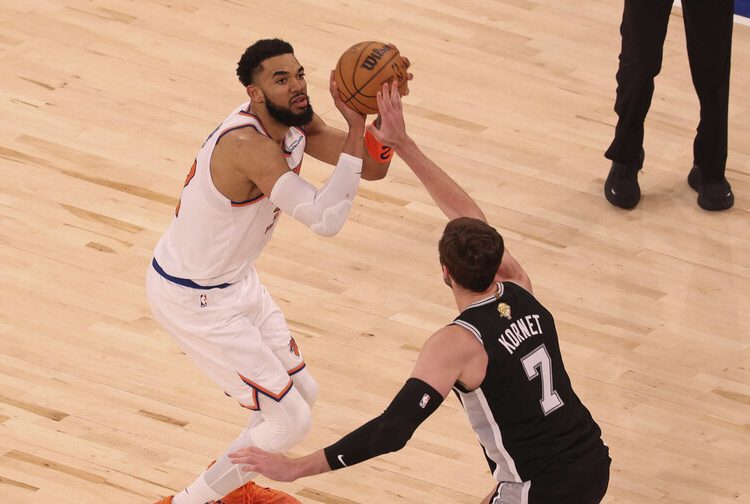 Karl-Anthony Towns admite errores de los Knicks tras derrota en el tercer juego de las Finales