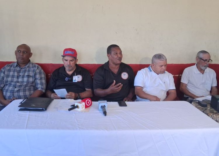 Transportistas de materiales denuncian crisis económica y rechazan restricciones al tránsito de vehículos pesados