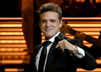 Reportan que Luis Miguel recibió el alta médica tras cirugía cardíaca y continúa recuperación en México