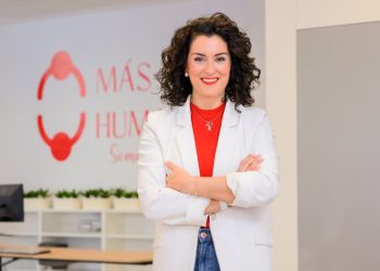 Líder empresarial Rita Monreal, premiada en España por su gestión humana y apoyo al talento migrante