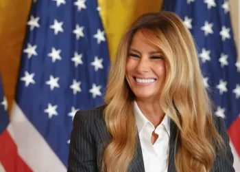 Melania Trump premia a varios niños por su talento en el uso de inteligencia artificial