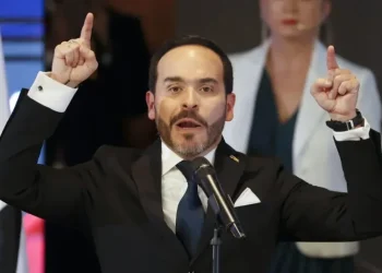 Presidente electo colombiano anuncia al conservador Miguel Gómez como ministro de Hacienda
