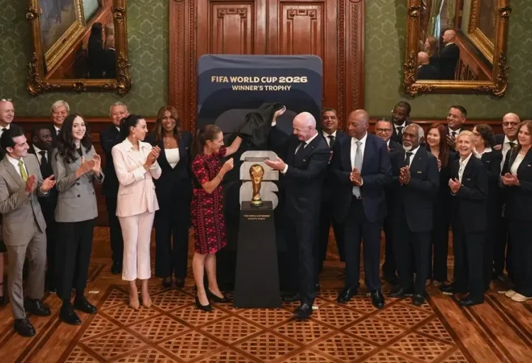 Sheinbaum da “cordial bienvenida” a Infantino en el Palacio Nacional antes de la inauguración