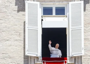 El papa agradece a España su acogida «con gran entusiasmo y devoción» durante su viaje