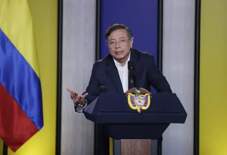 Petro rechaza versiones sobre una permanencia en el poder más allá del final de su mandato