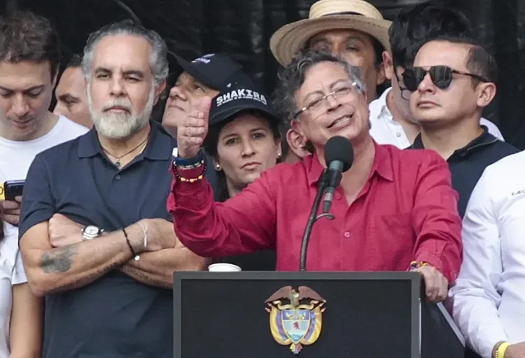 Investigan a Petro por presunta intervención en política durante las campañas electorales en Colombia