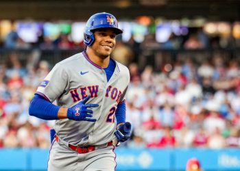 Jonrones de Juan Soto y triple decisivo de Marcus Semien impulsan triunfo de los Mets sobre los Filis