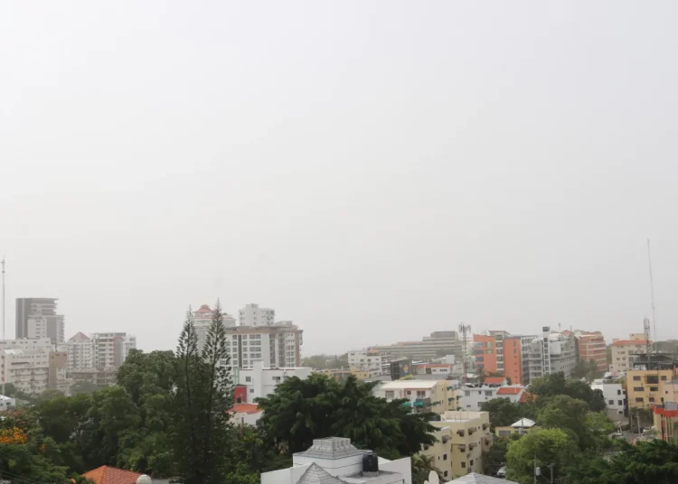 Polvo del Sahara y calor dominarán el territorio nacional este miércoles