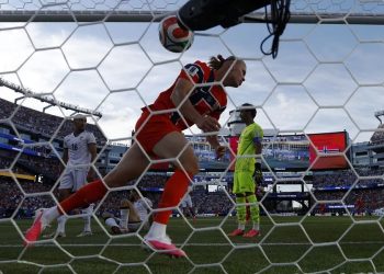 Haaland debuta con doblete en un Mundial y se une a Messi y Kane en selecto grupo de goleadores