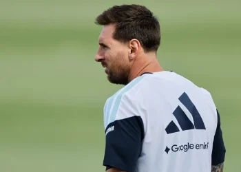 Despiden a la presentadora argentina que dio la noticia falsa de la muerte del padre de Lionel Messi