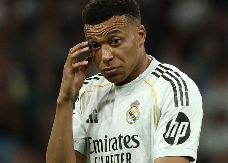 Mbappé impulsa a Francia a octavos y mantiene viva su carrera goleadora con Messi