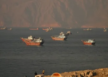Irán anuncia el cierre del estrecho de Ormuz por los ataques de Israel en el sur del Líbano