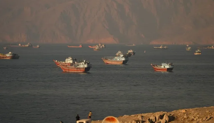 Irán anuncia el cierre del estrecho de Ormuz por los ataques de Israel en el sur del Líbano