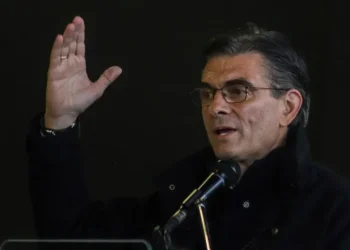 El presidente de Bolivia dice que el diálogo levanta los bloqueos en algunas zonas, pero en otras aumentan
