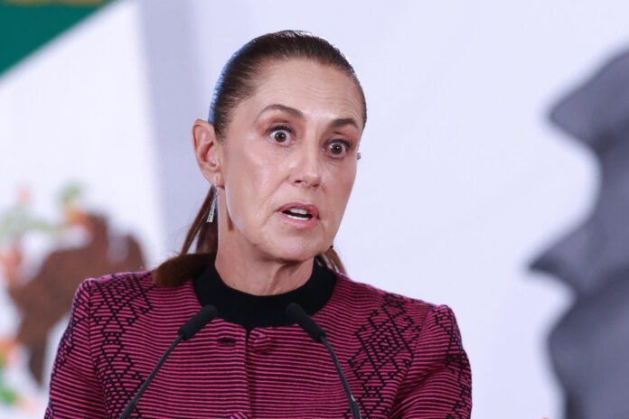 Sheinbaum cuestiona marcha de maestros en el estadio del Mundial en Ciudad de México
