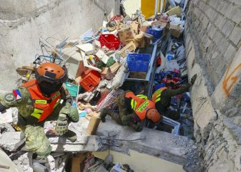Manny Pacquiao colecta donaciones para ayudar a las víctimas del terremoto en Filipinas