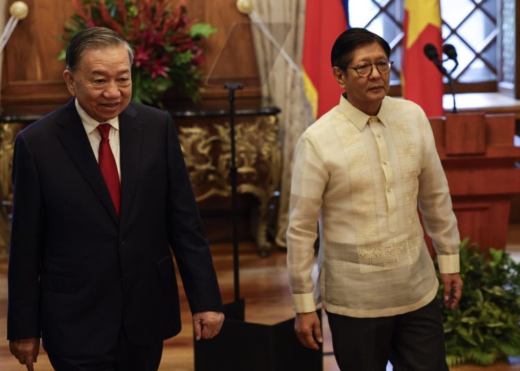 Filipinas y Vietnam ven «innegociable» la libre navegación por aguas en disputa con Pekín