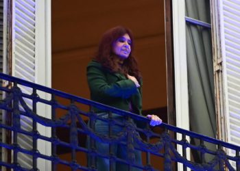 Cristina Fernández cumple un año presa y se aferra a liderazgo de un peronismo en el limbo