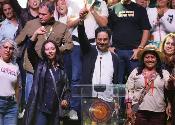 Cepeda reconoce resultado preliminar en Colombia pero dice que impugnarán 33.000 mesas