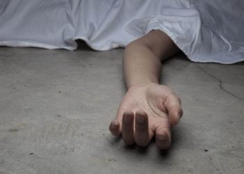 Mujer muere presuntamente envenenada por su pareja en una cabaña de Baní