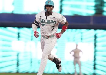 Marlins, Cerveceros y Azulejos protagonizan jornada dominical en MLB
