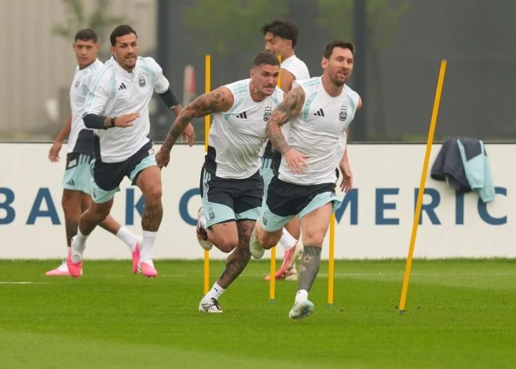 Argentina completa su último entrenamiento antes de la final del Mundial; Scaloni analiza cambios en el once