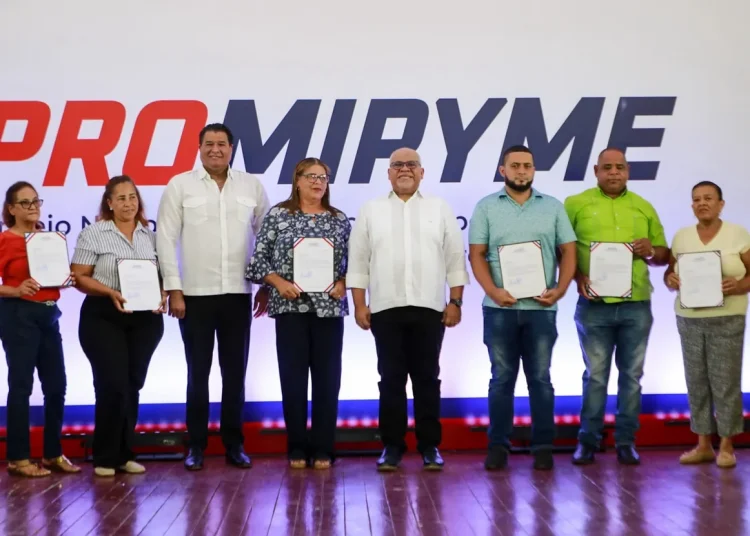 Promipyme presta RD$100 millones a microempresarios de Río San Juan