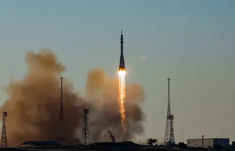 Rusia lanza la nave Soyuz MS-29 con tres tripulantes a bordo rumbo a la Estación Espacial