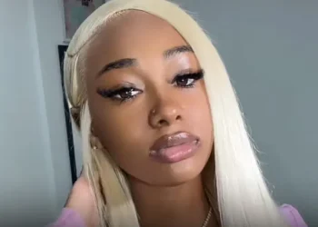 Muere la influencer DreamDoll Bri a los 21 años tras un tiroteo contra el Lamborghini en el que viajaba
