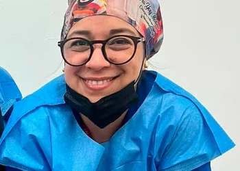 Yesi Medina, la cirujana de las 45 operaciones tras el doble terremoto: «Poder ayudar es la gasolina que nos mantiene en pie»