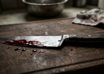 Joven sobrevive tras recibir más de 30 puñaladas en presunto ataque de su expareja en Santo Domingo Este