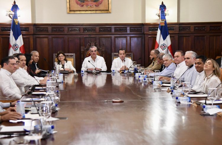 Abinader reúne a su gabinete en el Consejo de Gobierno número 56 de su administración