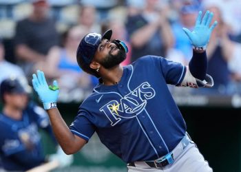 Caminero sigue haciendo historia y empata récord de los Rays con jonrón en seis juegos consecutivos