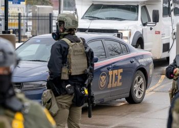 Un migrante muere atropellado mientras huía de agentes del ICE