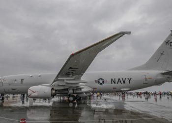 Irán golpea aviones de transporte y de reconocimiento de EE.UU.