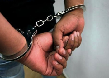 Apresan en el AILA a presunto implicado en homicidio en Baní cuando intentaba viajar a Colombia