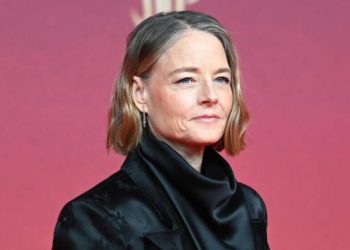 Actriz Jodie Foster dice, película F1 de Brad Pitt parece que fue hecha con IA