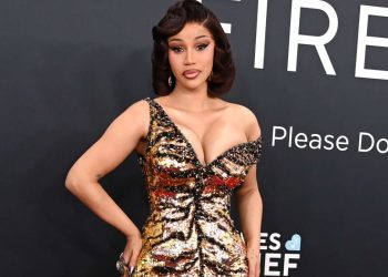 Cardi B afirma que los latinos y los caribeños pueden «prosperar» gracias a los sacrificios de los afroamericanos