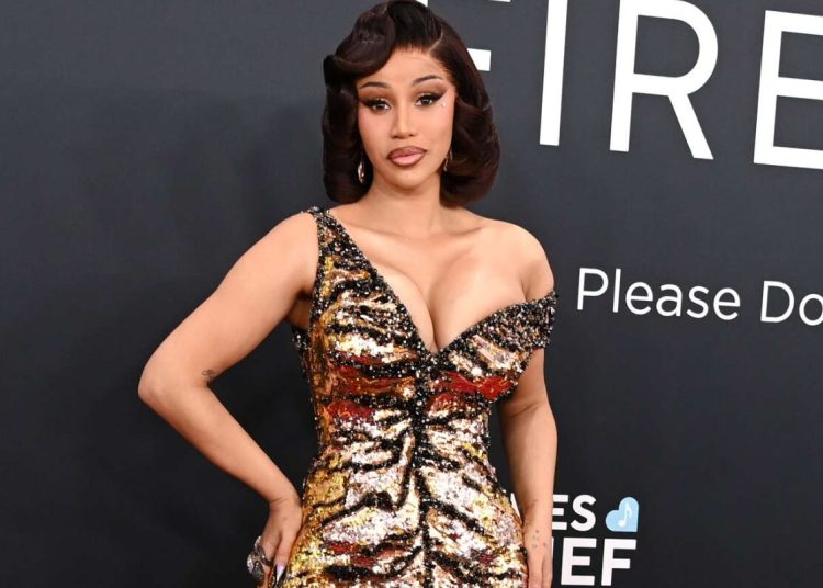 Cardi B afirma que los latinos y los caribeños pueden «prosperar» gracias a los sacrificios de los afroamericanos