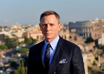 James Bond debe seguir siendo un hombre blanco, dice exdirectora de casting