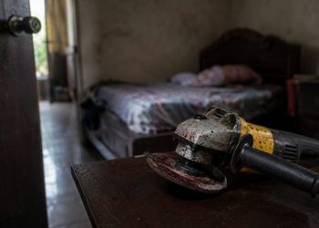 Hermano de sargento acusada de matar a su hija relata el dramático momento en que intentó salvar a la menor