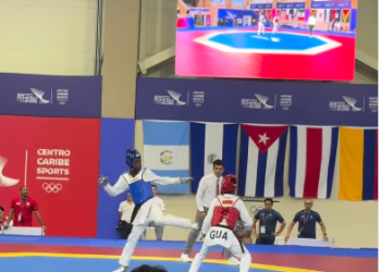 Dominicano Wilfrido de la Cruz avanza con autoridad a semifinales del taekwondo en Santo Domingo 2026