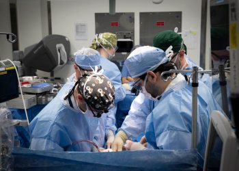 Cleveland Clinic realiza primer trasplante de pulmón asistido por robot en EE. UU.