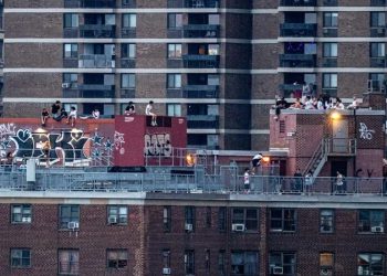 Tiroteo durante celebración del 4 de Julio en NY deja 8 heridos, entre ellos 4 niños