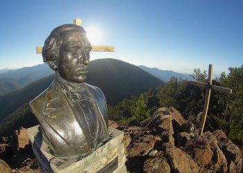 Rescatan con vida a excursionista que permanecía desaparecido en el Pico Duarte