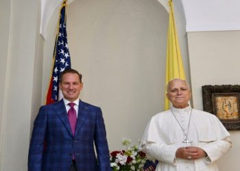 El papa celebró el 4 de julio en la residencia del embajador de EE.UU. ante la Santa Sede