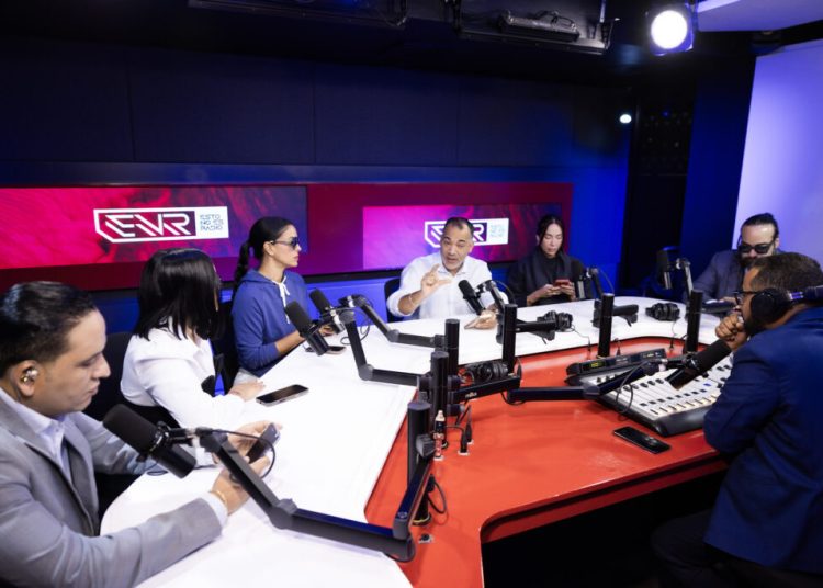 Equipo de «Esto No es Radio» sale en defensa de Santiago Matías ante lucha sobre «Ley Mordaza»