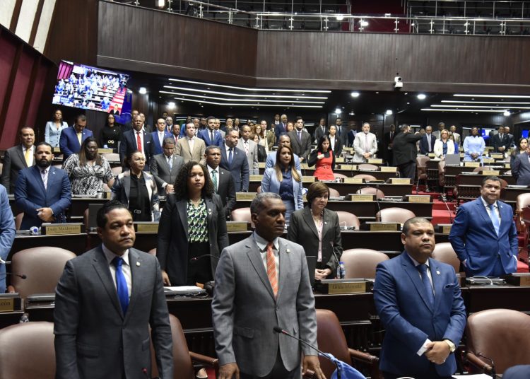 Diputados convierten en ley proyecto que declara el 19 de noviembre como Día del Médico Geriatra