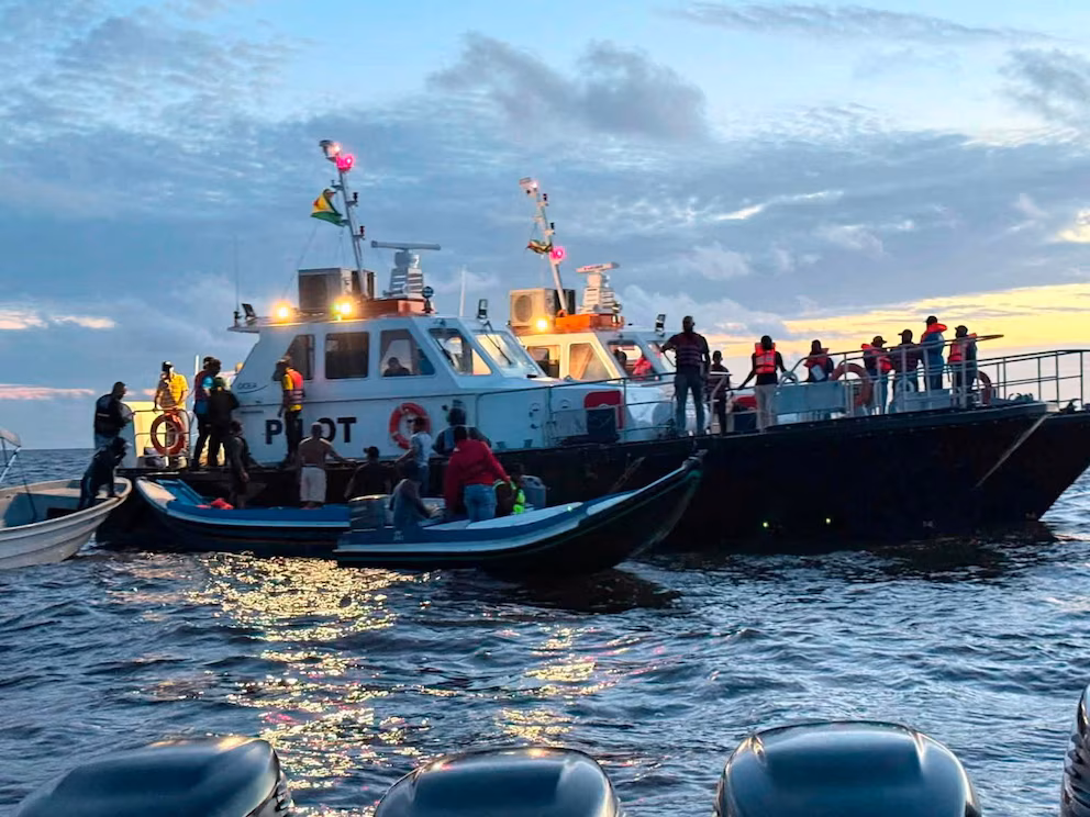 Guyana busca a 83 desaparecidos tras naufragio
